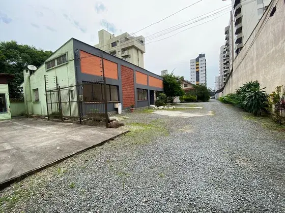 Miniatura: Terreno central à venda no bairro América,Joinville