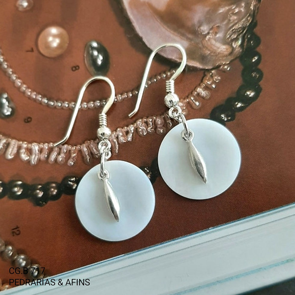 CG.B 717 - Pendientes de nácar