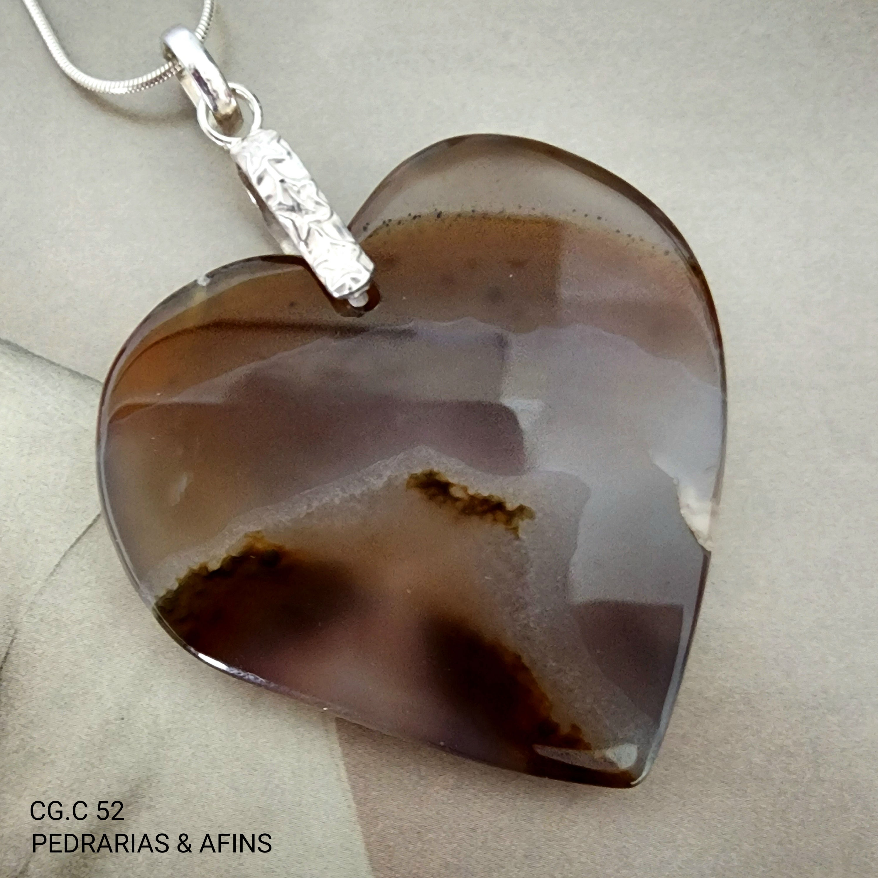 CG.C 52 - Colar em Ágata
