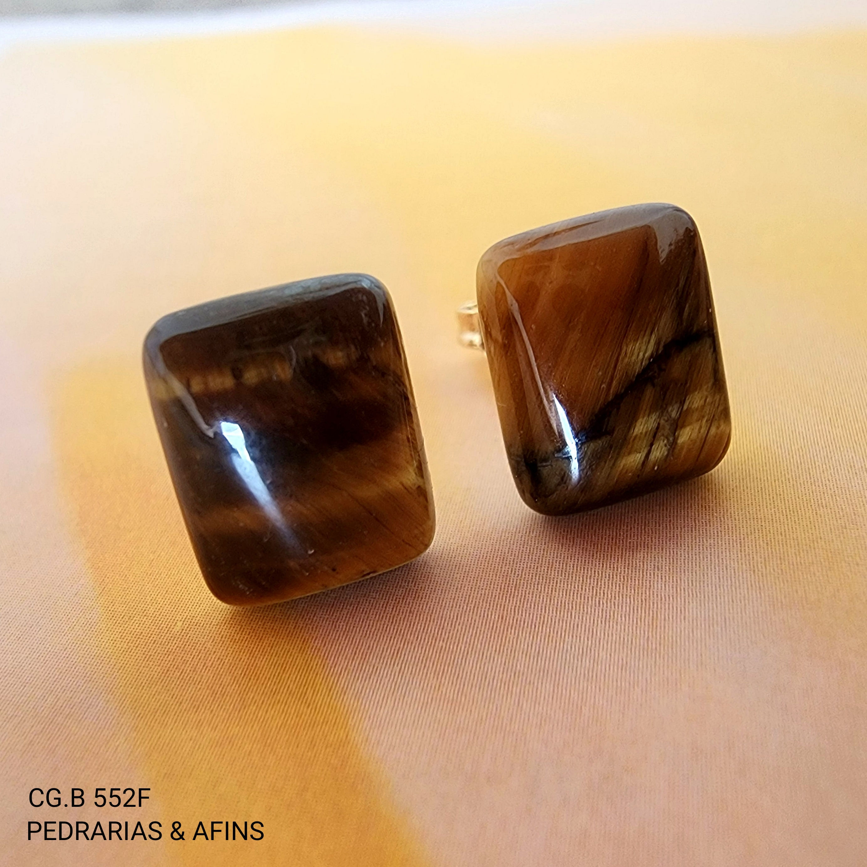 CG.B 552F - Brincos em Olho de tigre