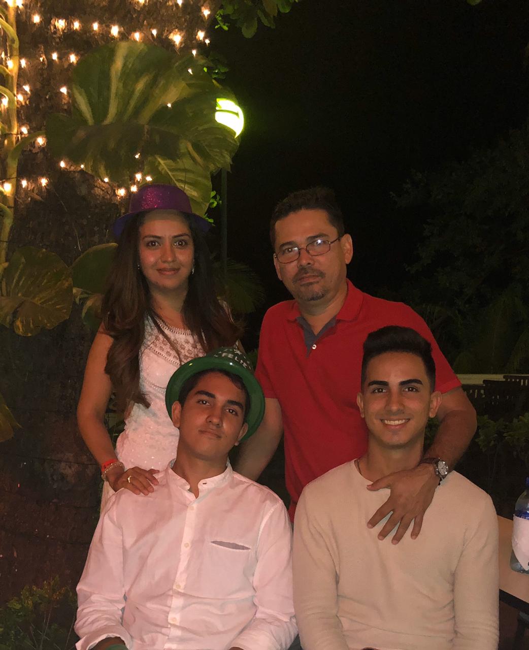 Sra. Eveling Escobar & Familia