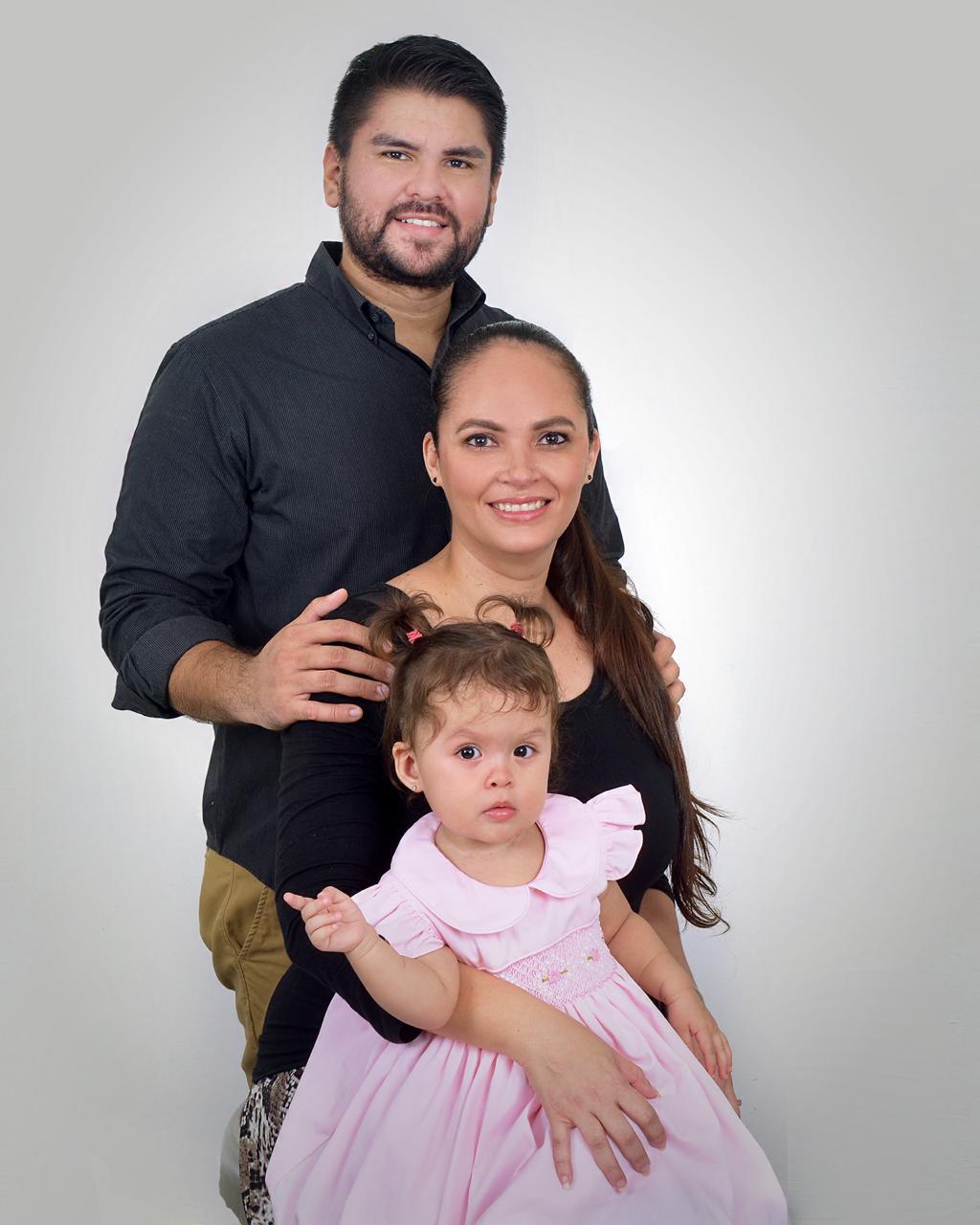 Sra. Xiomara Sáenz & Familia