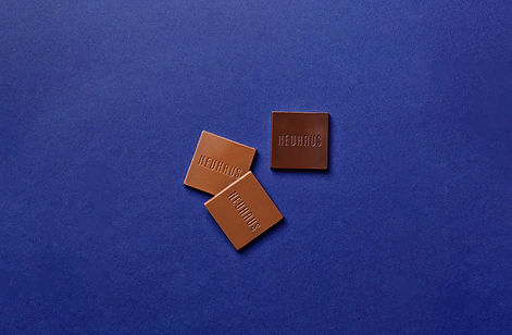 Neuhaus-Beyond-carres-47462copie_resize_edited.jpg
