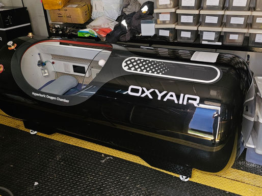 Hyperbaric oxygen chamber for commercial diving safety at MaxiDive Thailand facility