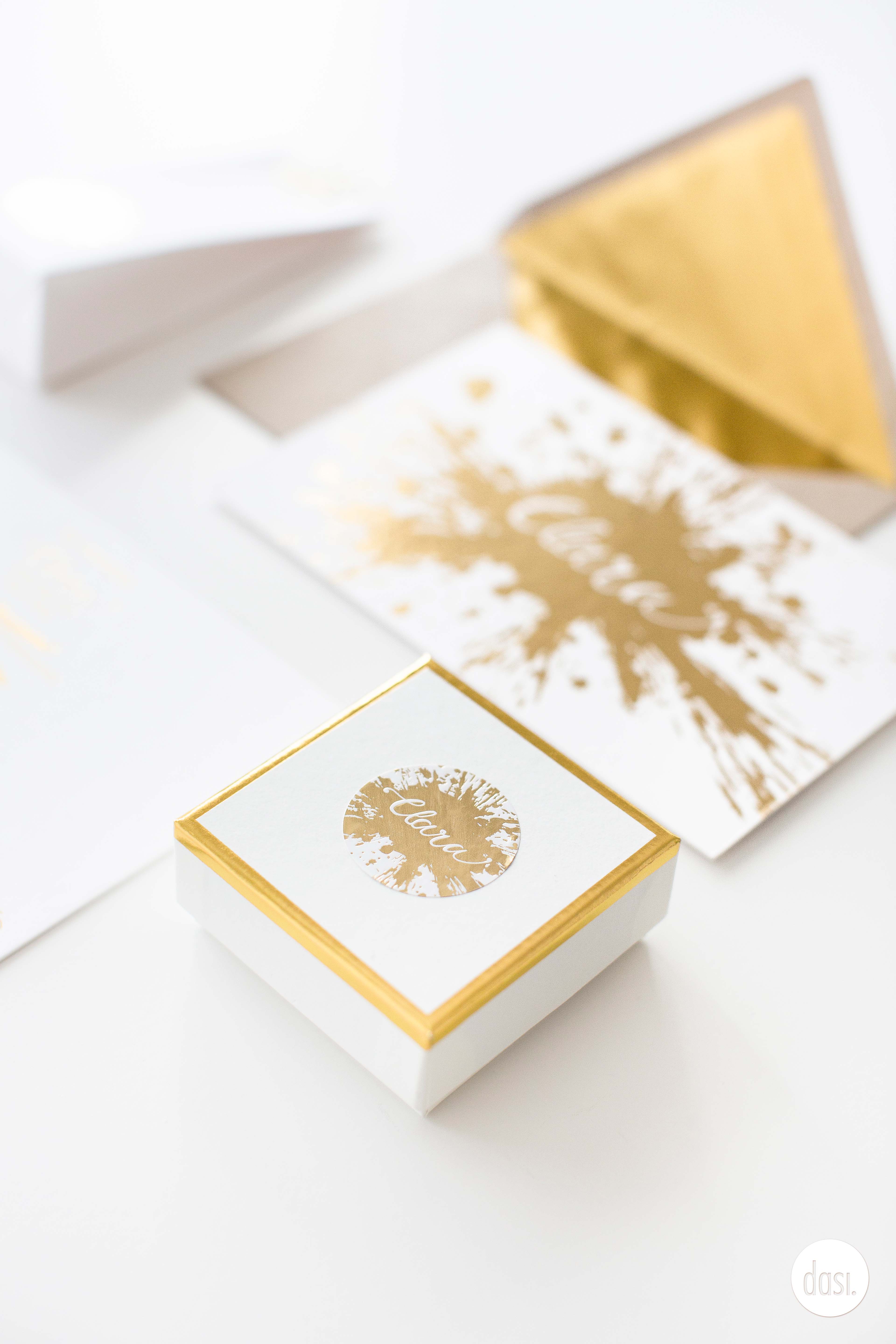 Geboortekaartje blinkend folie goud
