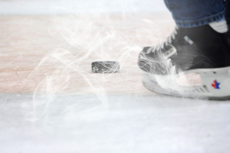 Hockey Puck_edited.jpg