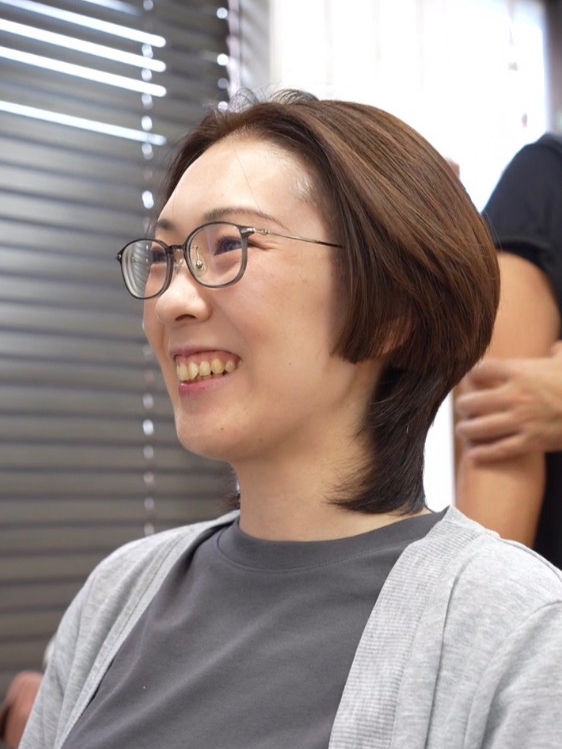 ウルフヘアで軽さと動きを楽しむかっこいい大人ショート |調布美容室・柴崎美容室WINDMILL/40代ショート・50代ショート・60代ショート