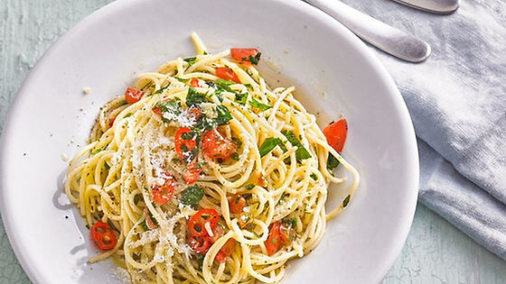 SPAGHETTI AGLIO OLIO E PEPERONCHIO