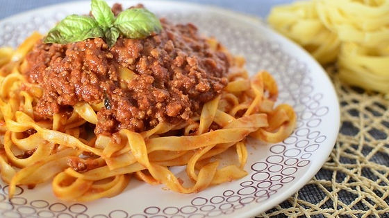 TAGLIATELLE "RAGU ALLA BOLOGNESE"