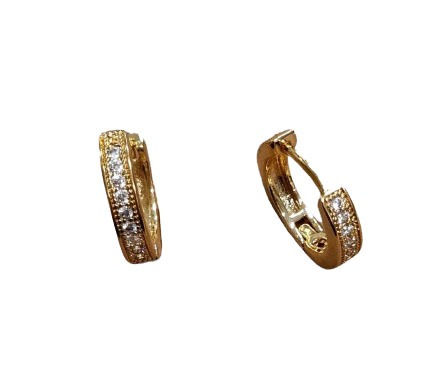 ARGOLA COM CRISTAIS BRANCOS