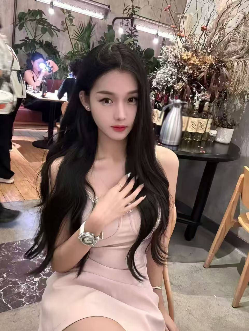 周晓雨高端商务模特工作室｜模特预约 logo