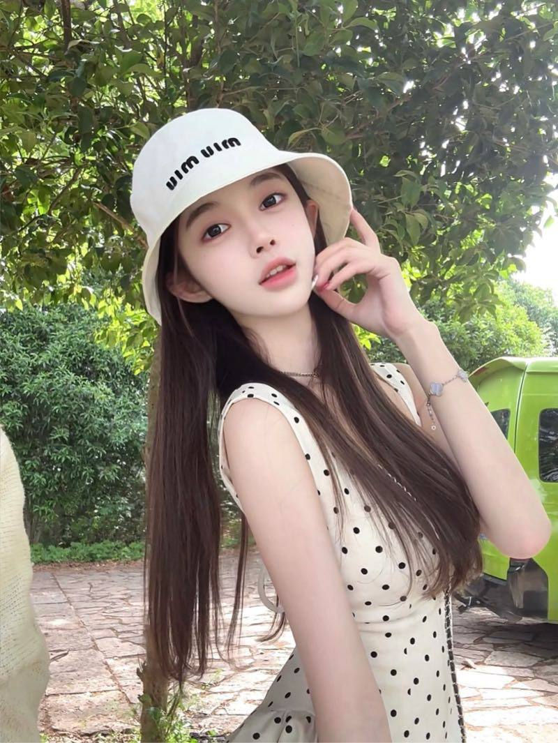 周晓雨高端商务模特工作室｜模特预约 LOGO