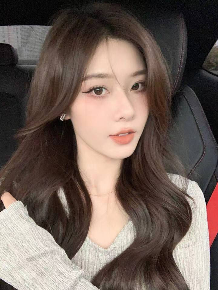 周晓雨高端商务模特工作室｜模特预约 logo