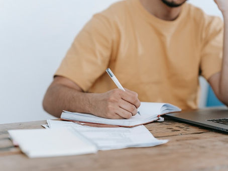 4 Tips to Choose an Excellent Online Assignment Expert