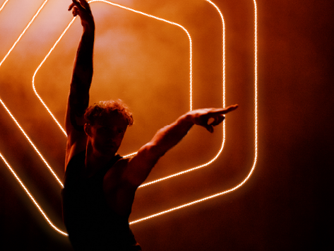 FRINGE Festival Performer in front of the Pentanet logo