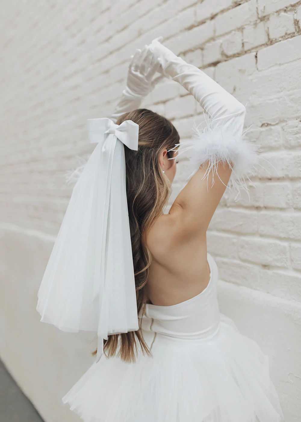 OliviaFeatherGloves_1000x.webp