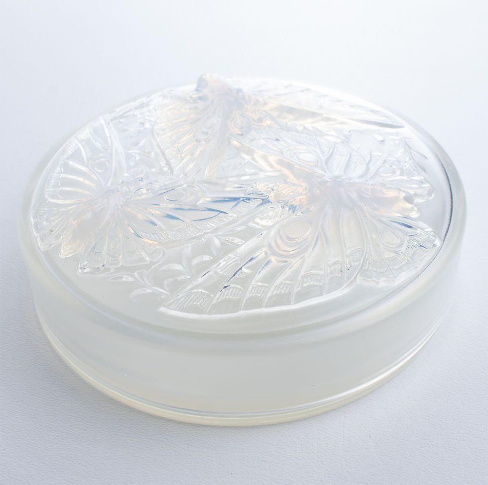 Thumbnail: Verlys France Art Deco Opalescent Glass Lidded Box with Butterflies Decor