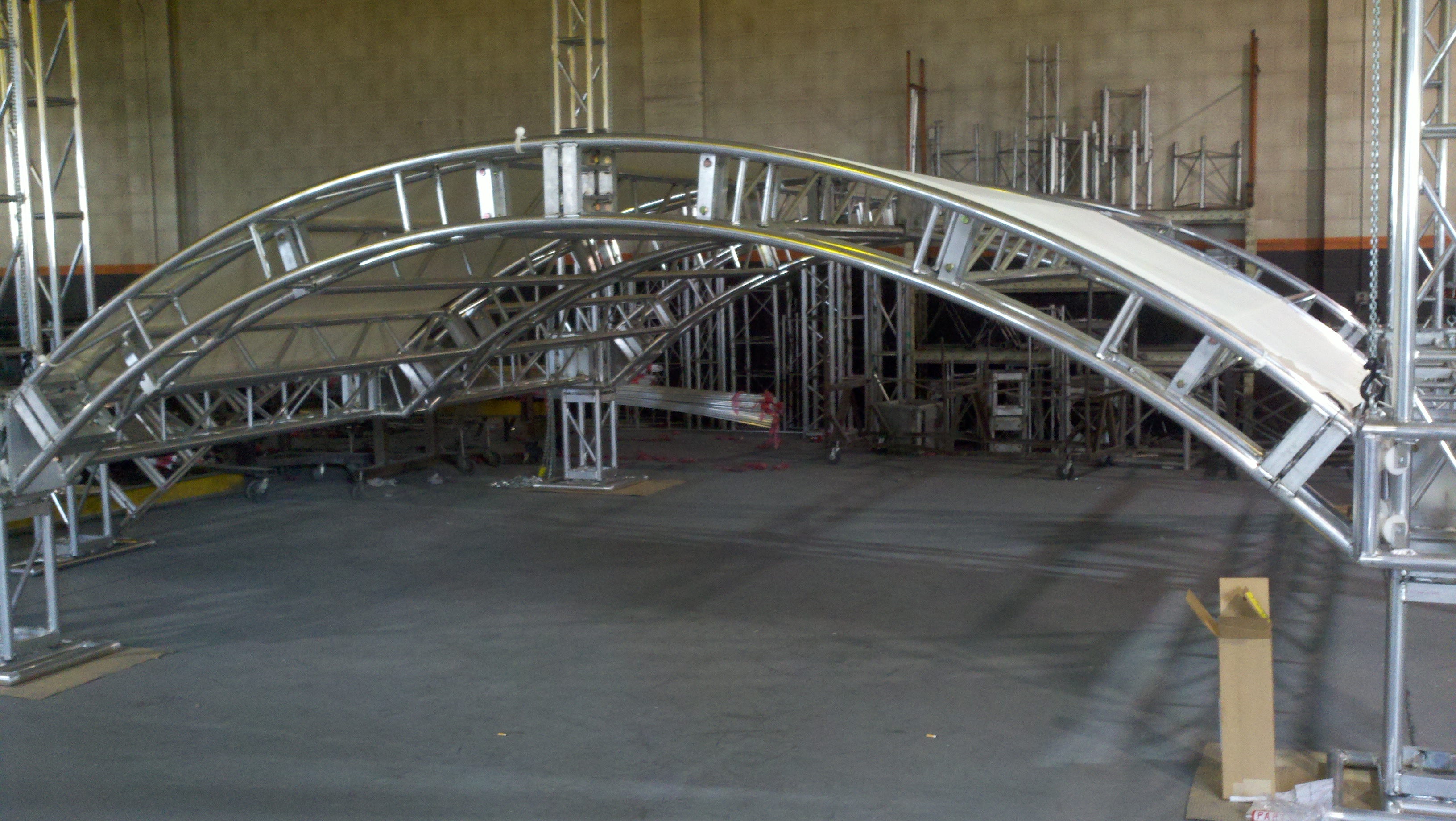 Curved Truss Roof System