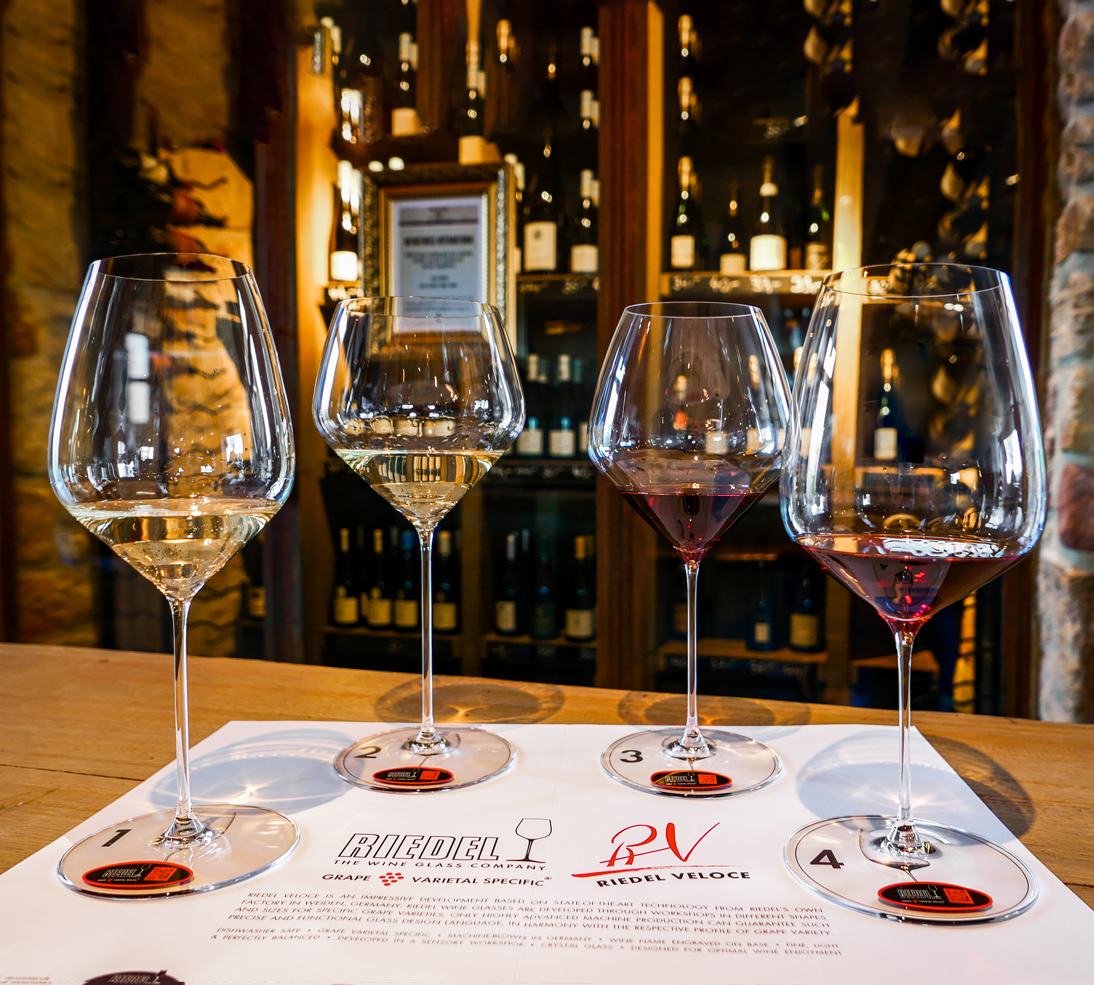 Weinglas Tasting, Vinothek Endlichwein - Weinhaus Meßmer