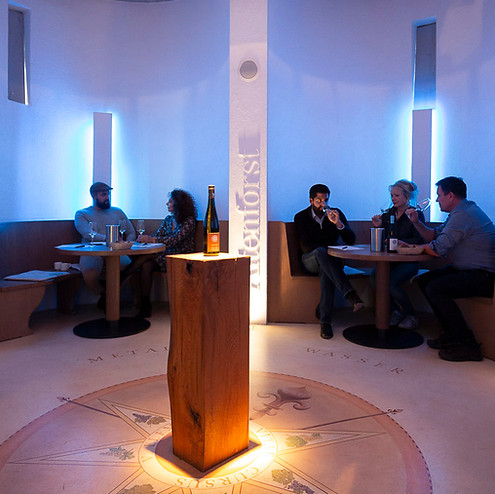 Sensorische Lichtweinprobe schmal.jpg