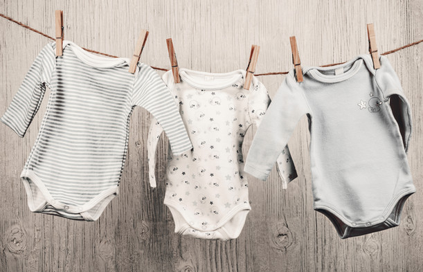 Bébé blanchisserie Suspendu à une corde