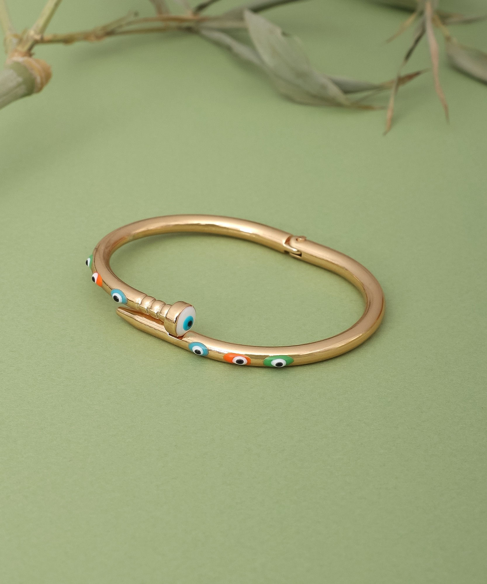 Brass Enchanté: Luxe Enamel Bracelet Bliss