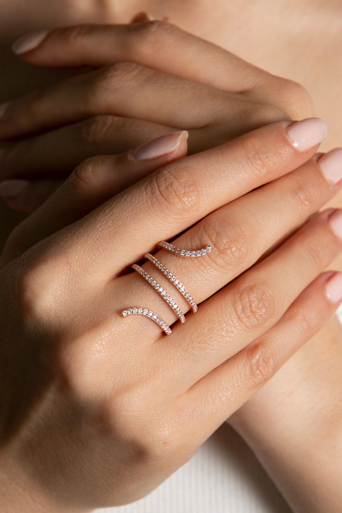 LustraVibe Silver Ring: Pure Elegance Unleashed