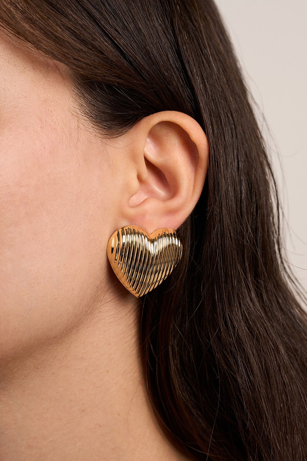 LustraMetal Chic Earrings: Timeless Elegance