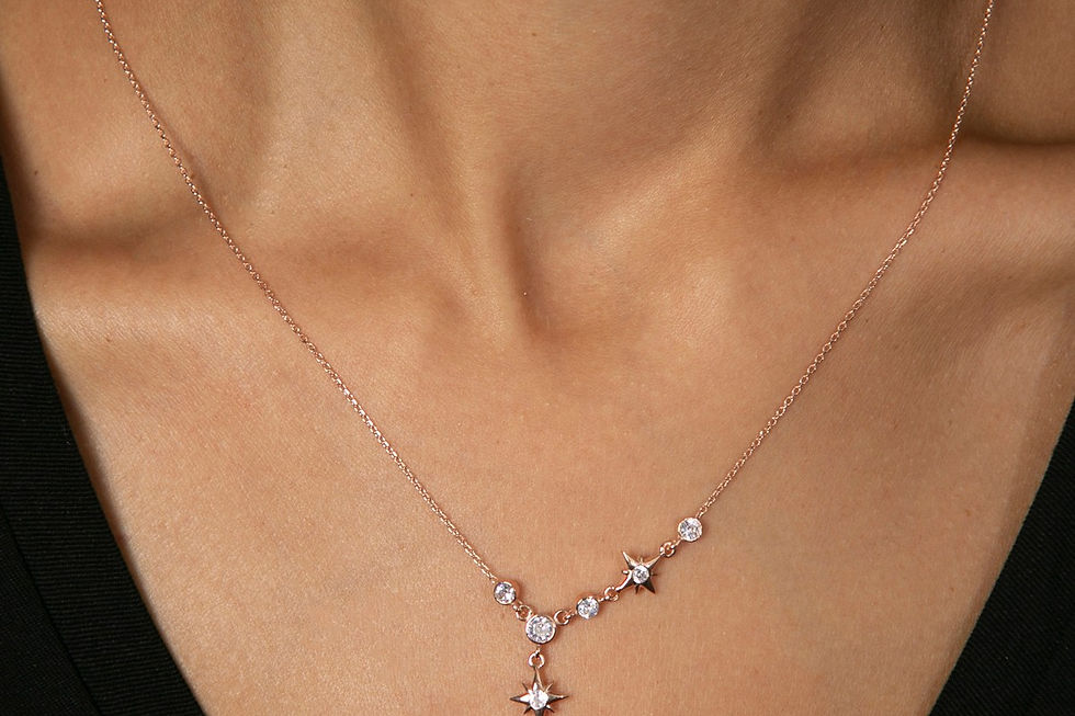 LustraNeck: Silver Radiance Unleashed