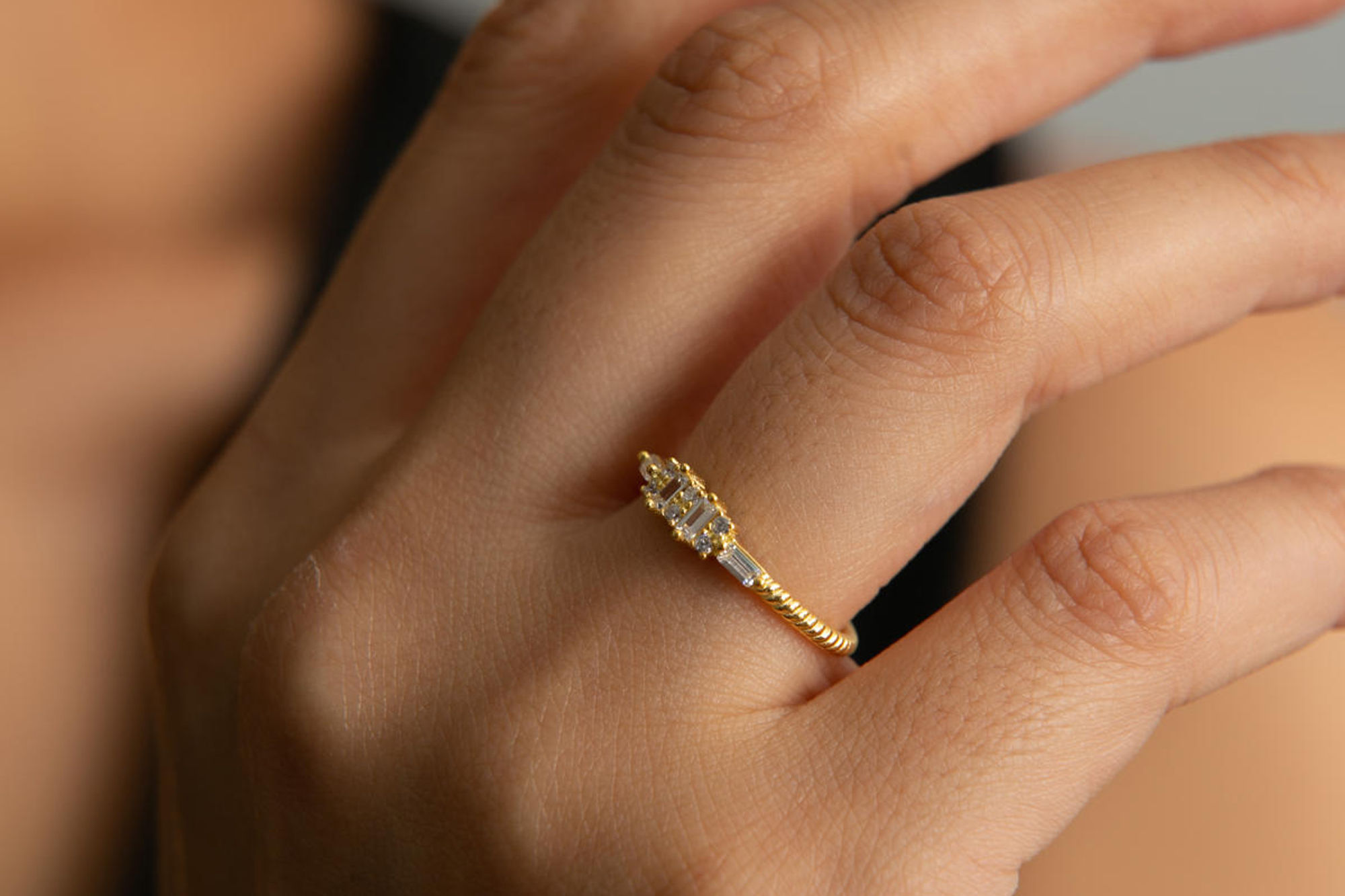 LustreSilva Zircon Ring - Timeless Elegance