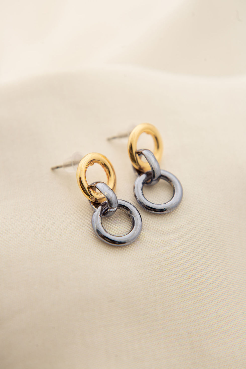 Thumbnail: GleamGuard Metal Earrings: Allure & Endure