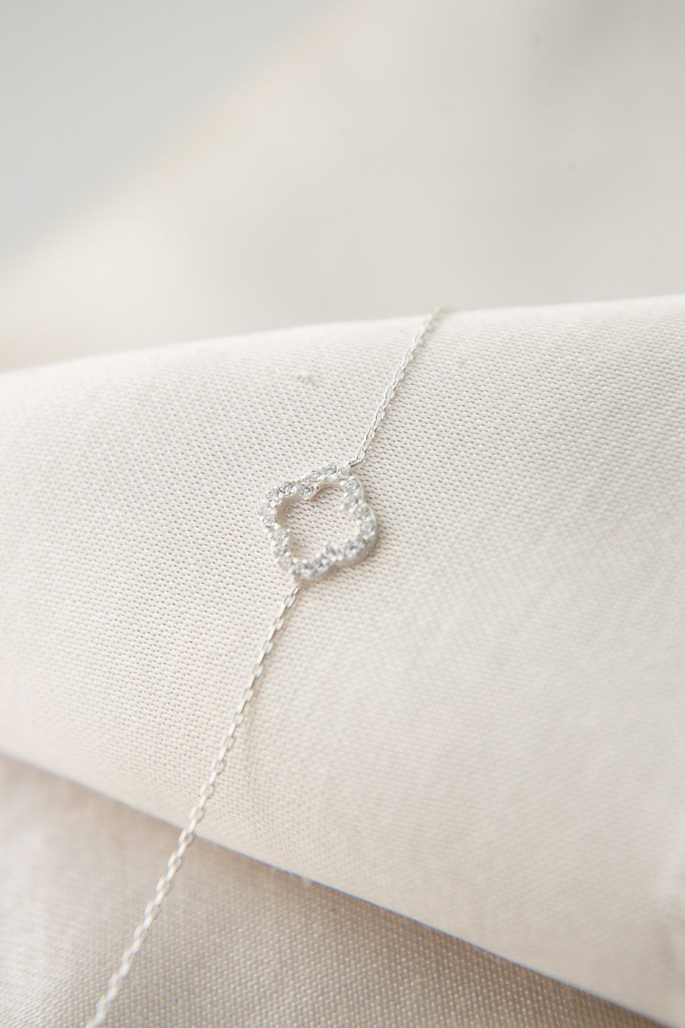 Thumbnail: Lustrous Zirconia Silverwave Bracelet