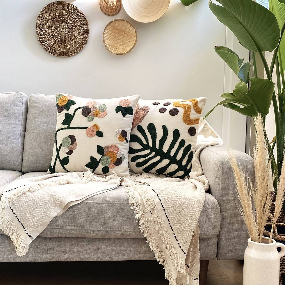 Thumbnail: Flores Punch Pillow Set With Insert