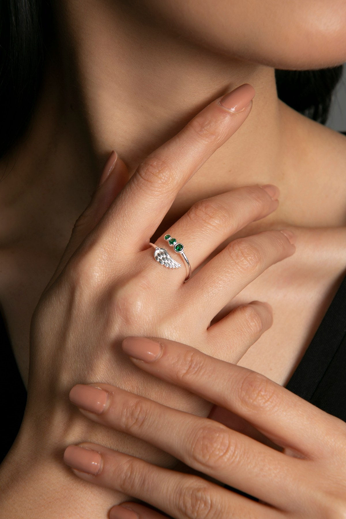 LustraLuxe SilverRing: Forever Radiant Elegance