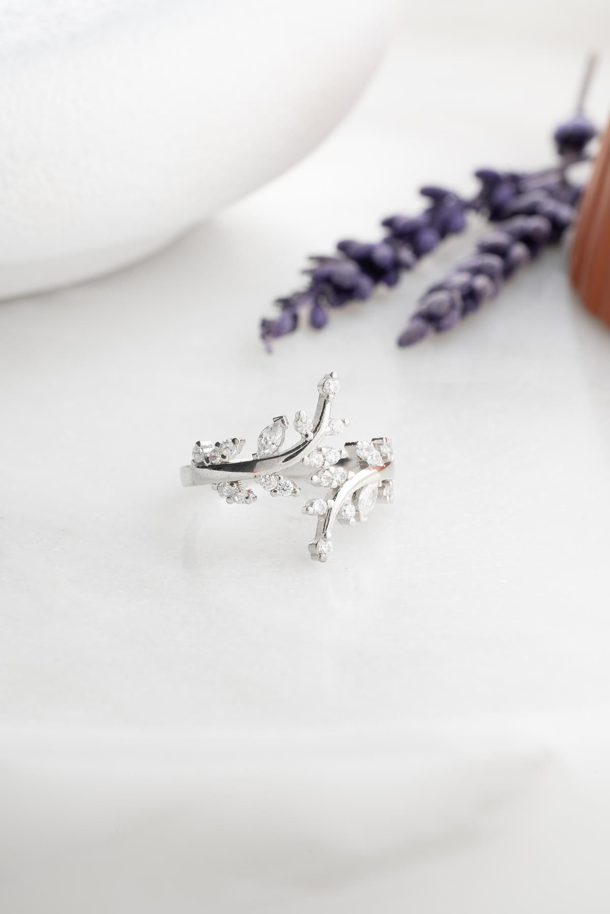 LuxeLumina Silver Zircon Ring