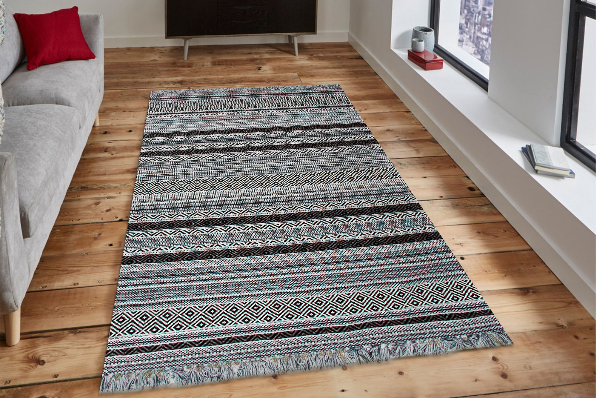 IN 02 - White, Black