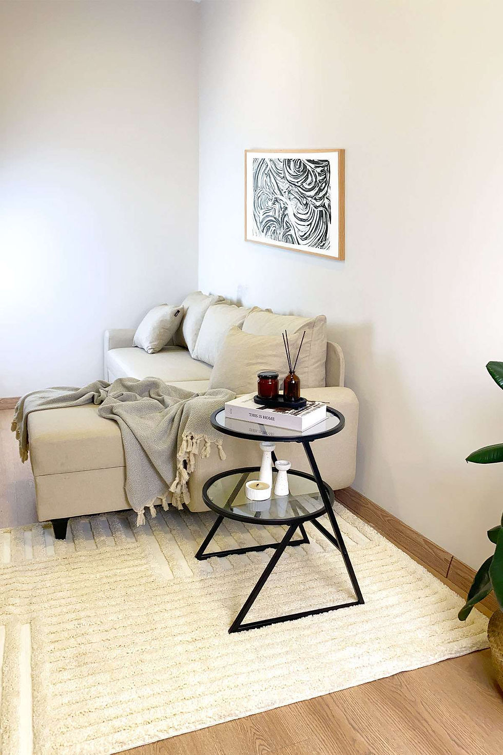 Thumbnail: Valencia - Black