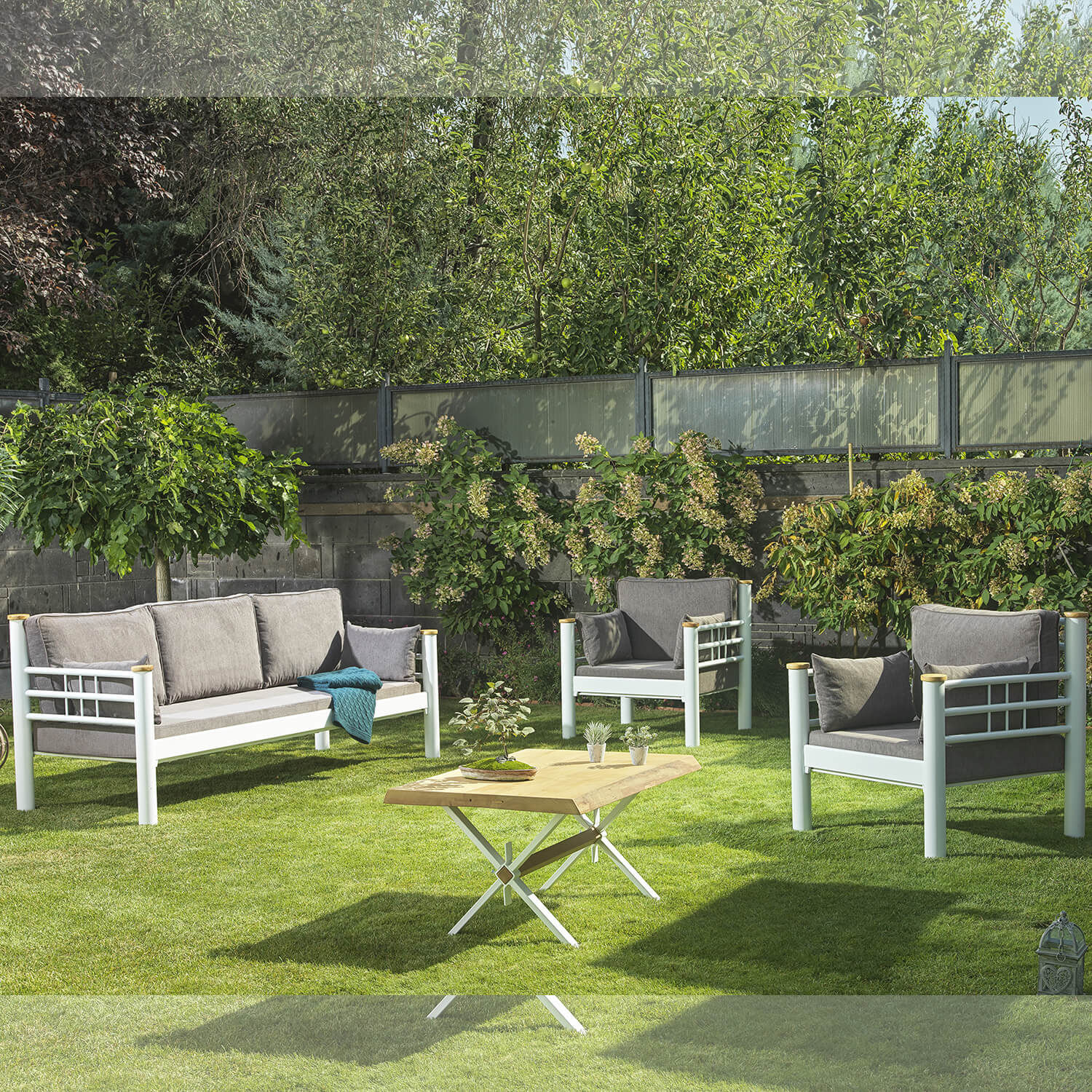 Kappis (3+1+1) - White, Brown