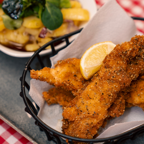 Backhendl: Die Geschichte eines knusprigen Wiener Klassikers