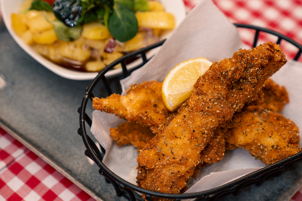 Backhendl: Die Geschichte eines knusprigen Wiener Klassikers