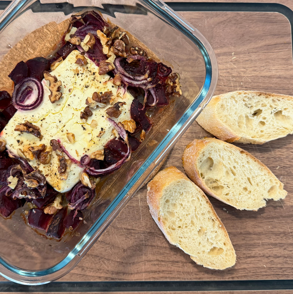 GEBACKENER FETA MIT ROTER RÜBE UND HONIG