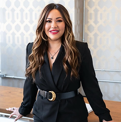 Headshot - Aileen.png