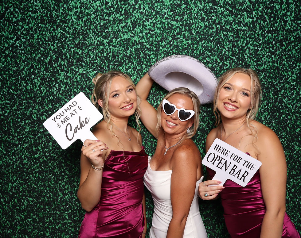 Travis_Brookes_Wedding_Photo_20260523_Time-193359_7b5mit