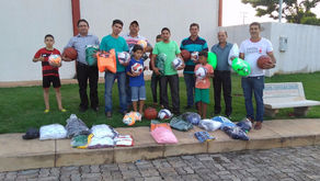 Vilmar e aliados recebem materiais esportivos para departamento de esportes