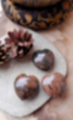 Pierres forme de cœur.