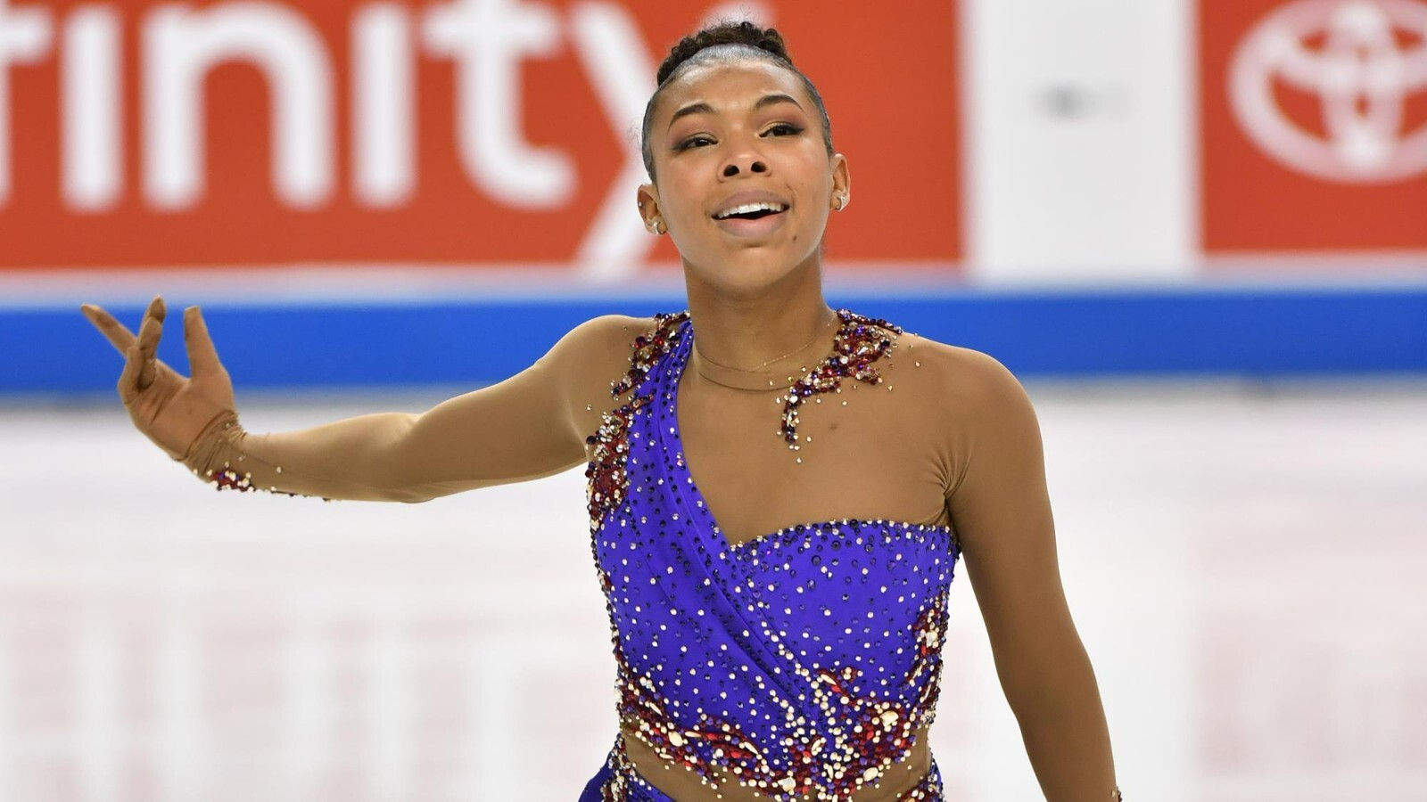 BEAUTIFUL AMERICAN FIGURE SKATER STARR ANDREWS 8X10 Photo