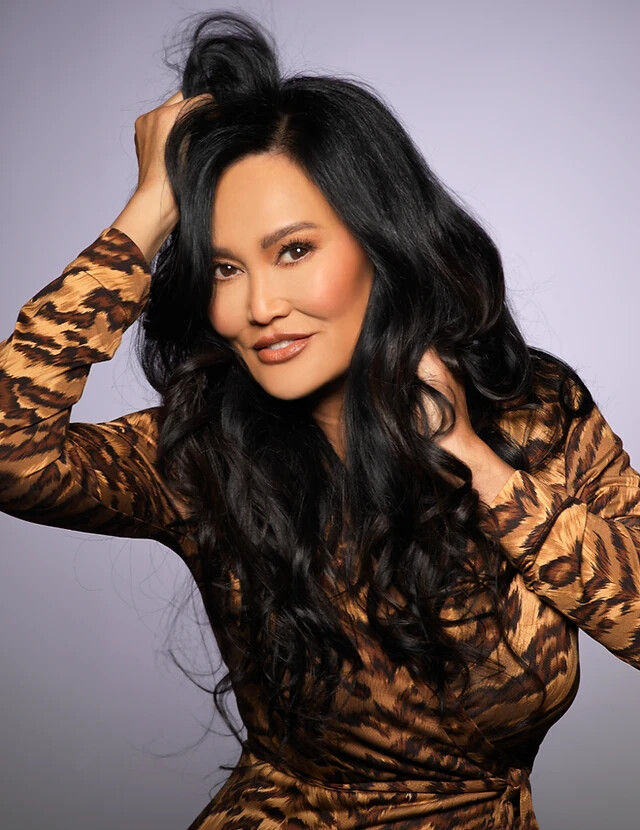 BEAUTIFUL TIA CARRERE 8X10 PHOTO