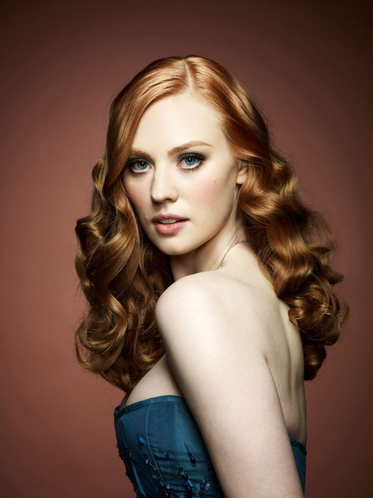 BEAUTIFUL DERBORAH ANN WOLL TRUE BLOOD 8X10 Photo