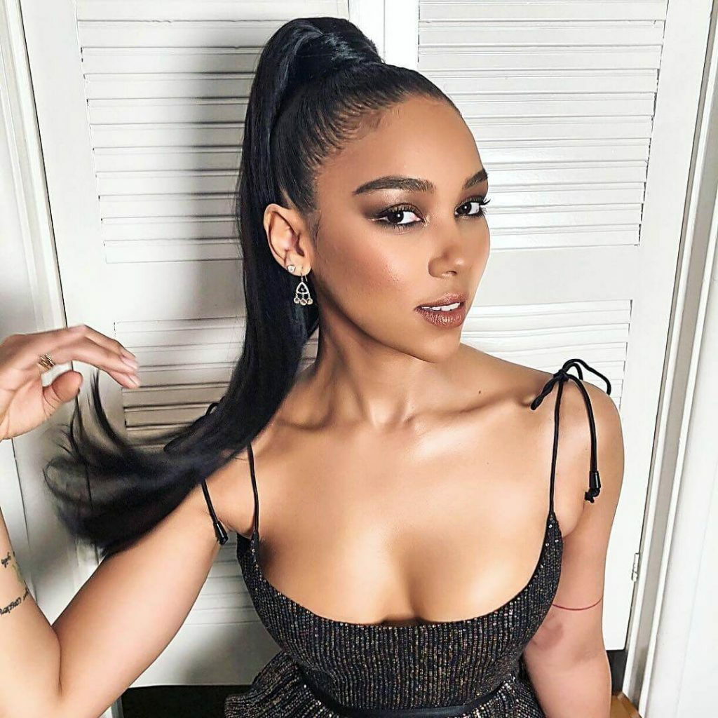 ALEXANDRA SHIPP 8x10 Photo