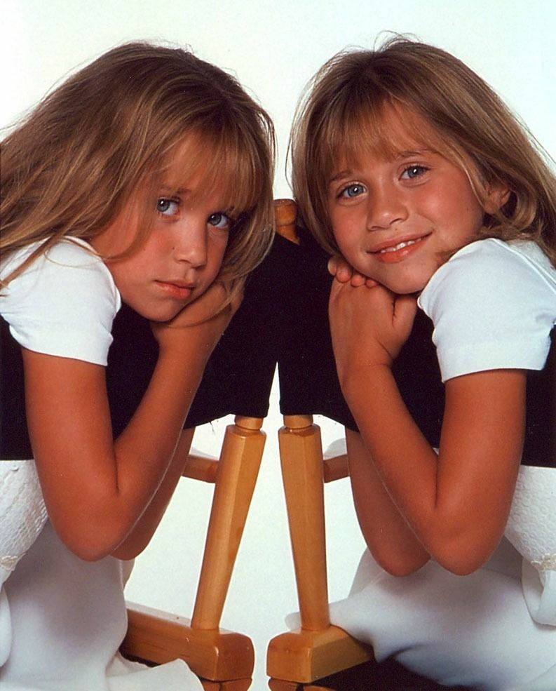 MARY KATE & ASHELY OLSEN 5x7 Photo